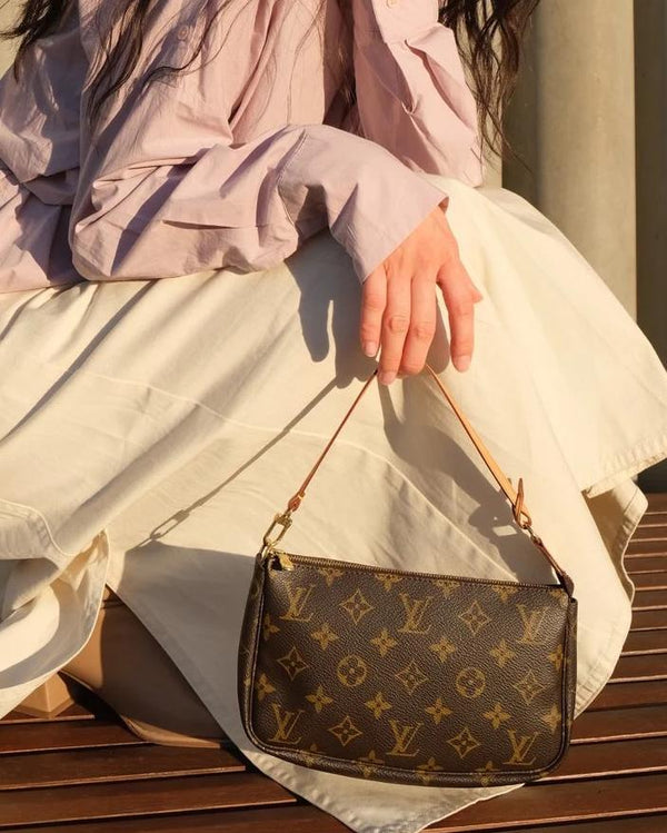 LOUIS VUITTON Monogram Pochette