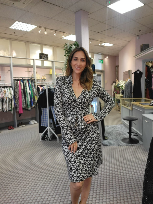 DIANE VON FURSTENBERG Silk Dress Size M