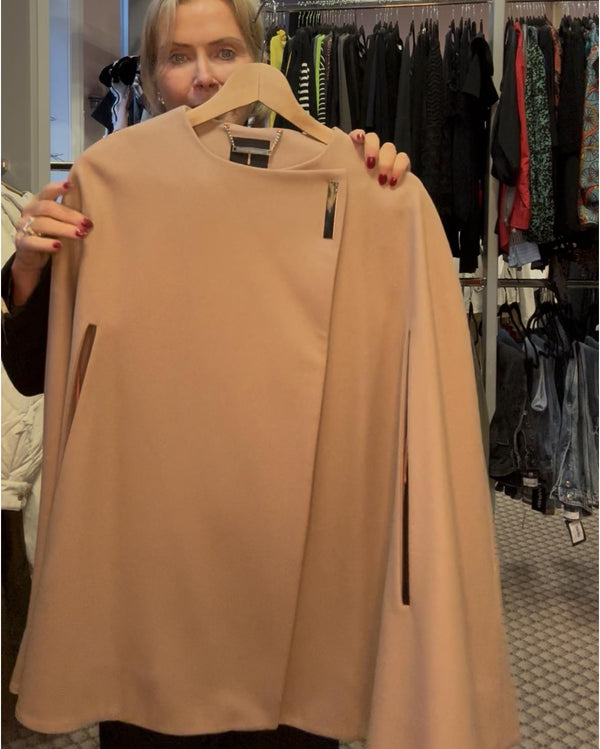 TED BAKER Cape Size S