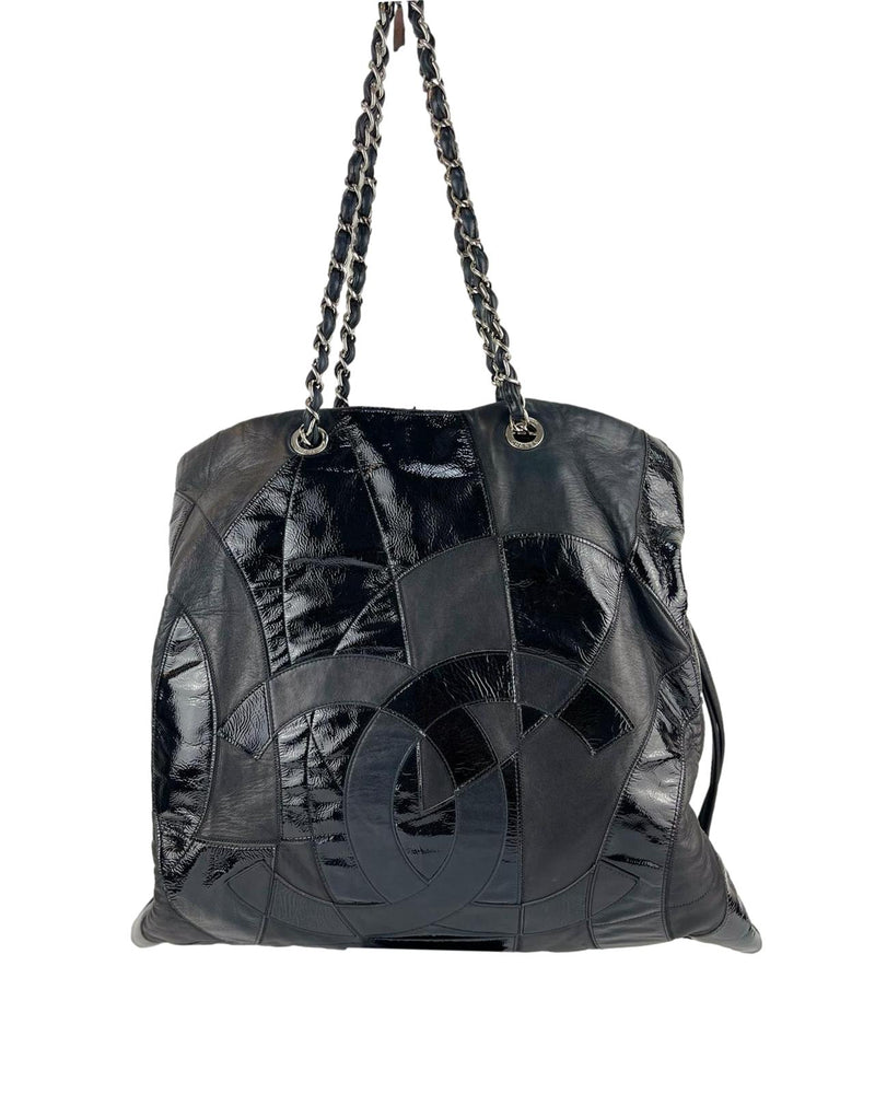 CHANEL CC Logo Tote