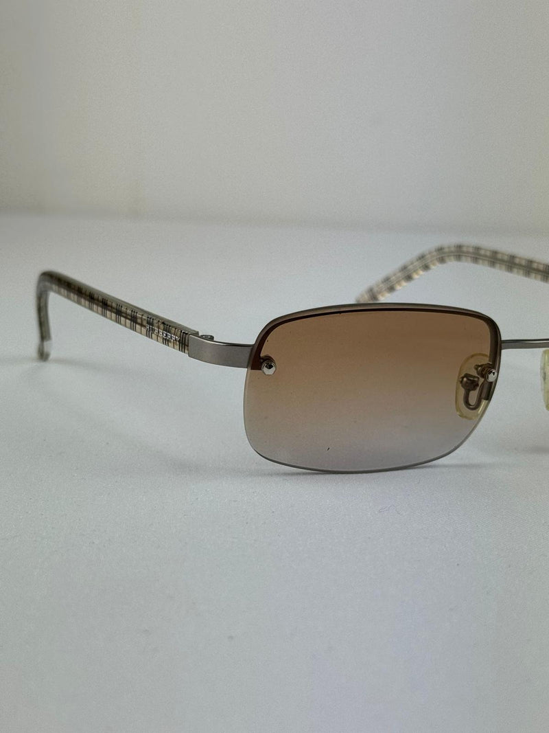 BURBERRY Sunglasses