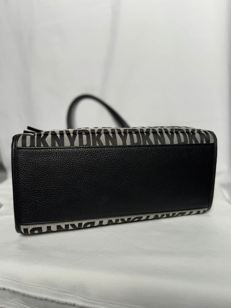 DKNY Handle/Shoulder Bag