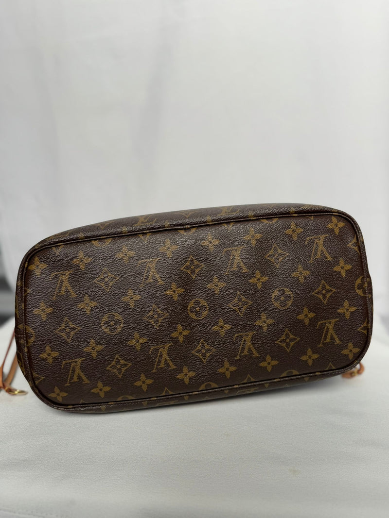 LOUIS VUITTON MM Monogram Neverfull Tote Bag