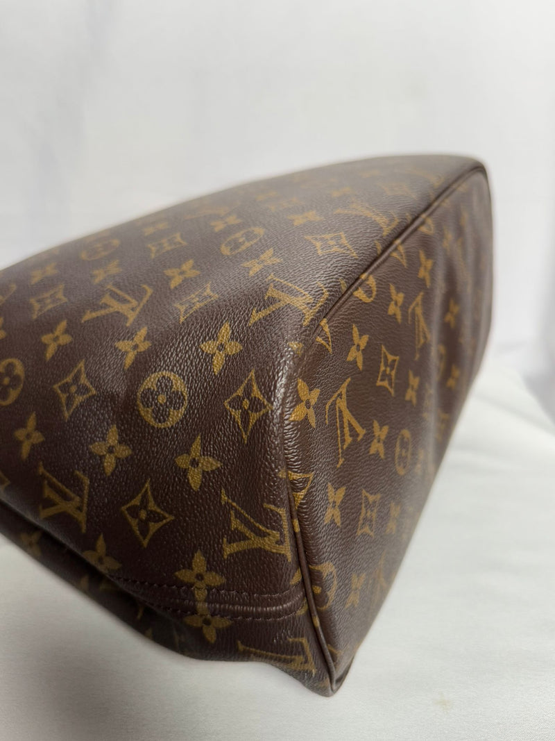 LOUIS VUITTON MM Monogram Neverfull Tote Bag