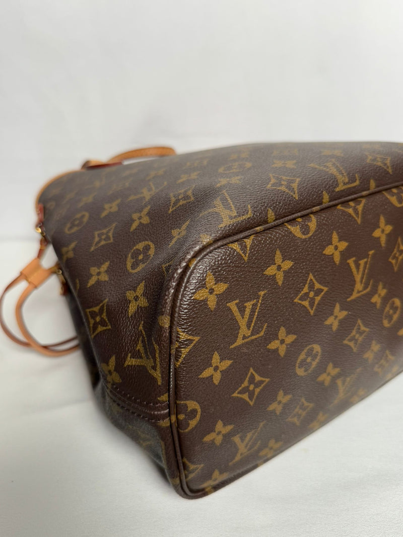 LOUIS VUITTON MM Monogram Neverfull Tote Bag