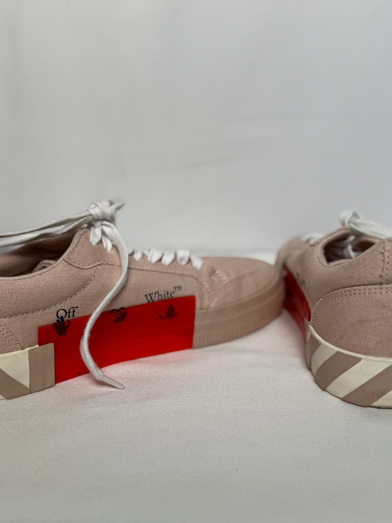 OFF-WHITE Trainers Size UK 8