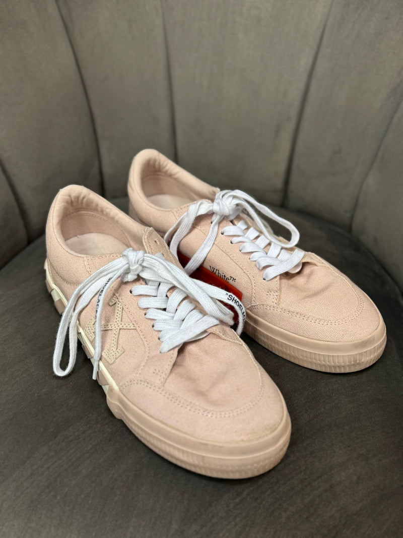 OFF-WHITE Trainers Size UK 8