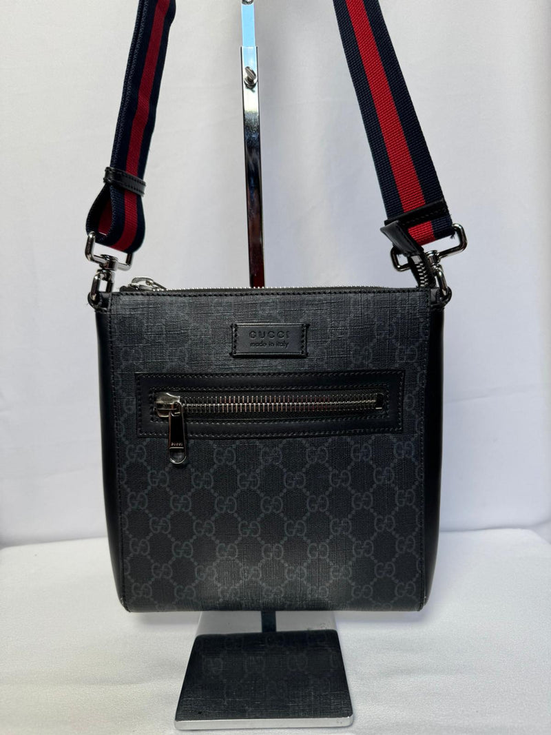 GUCCI GG Supreme Crossbody