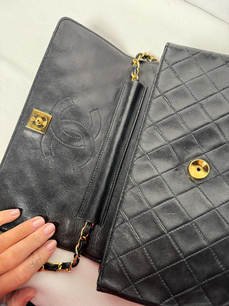 CHANEL Classic Single Flap Bag