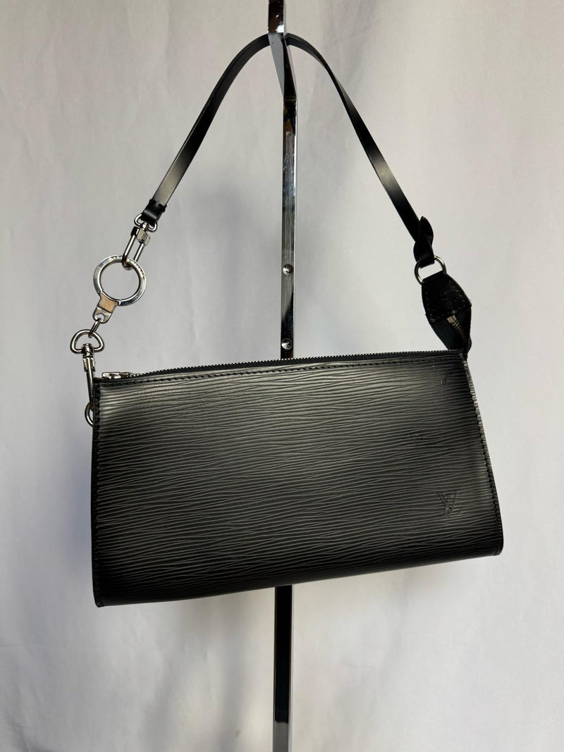 LOUIS VUITTON Epi Leather Pochette