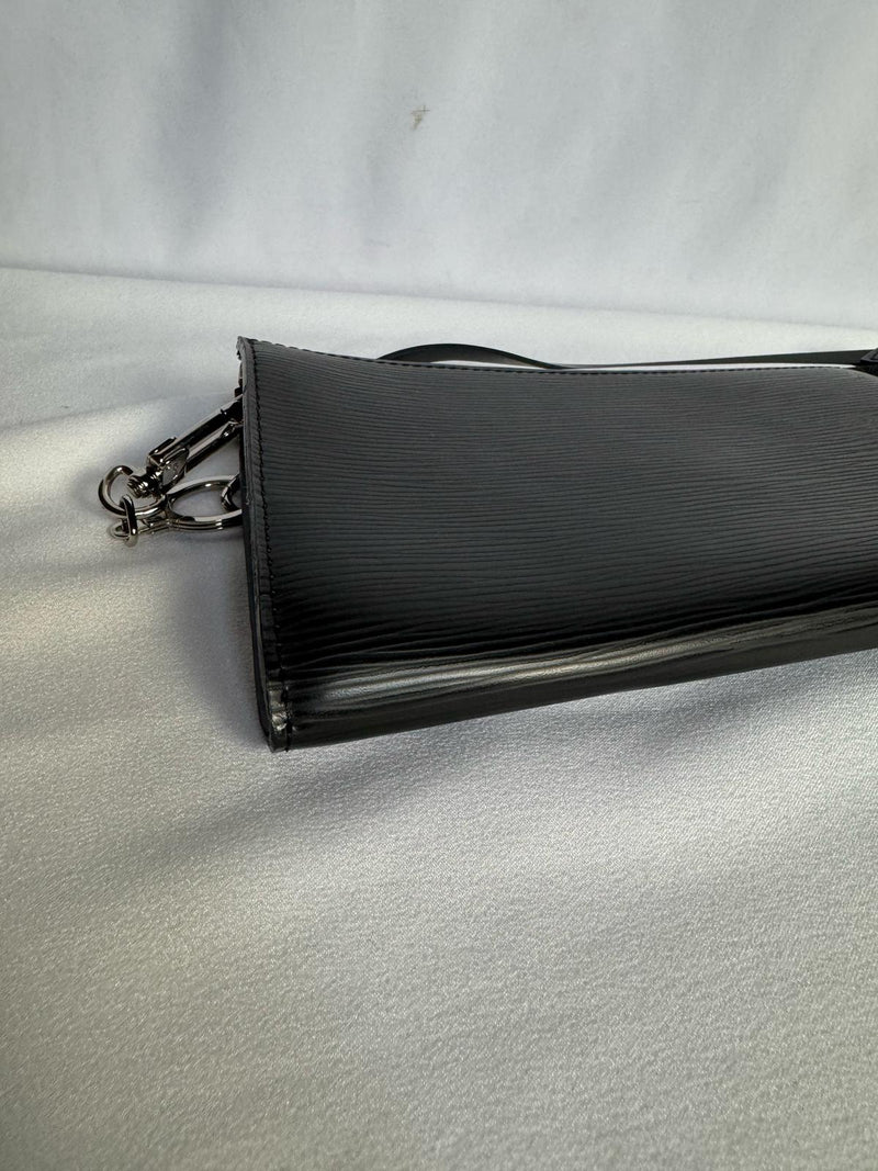 LOUIS VUITTON Epi Leather Pochette