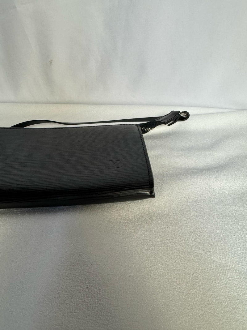 LOUIS VUITTON Epi Leather Pochette