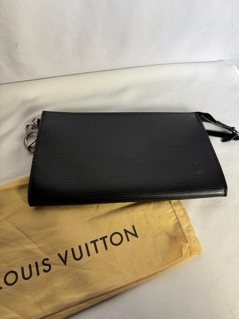 LOUIS VUITTON Epi Leather Pochette