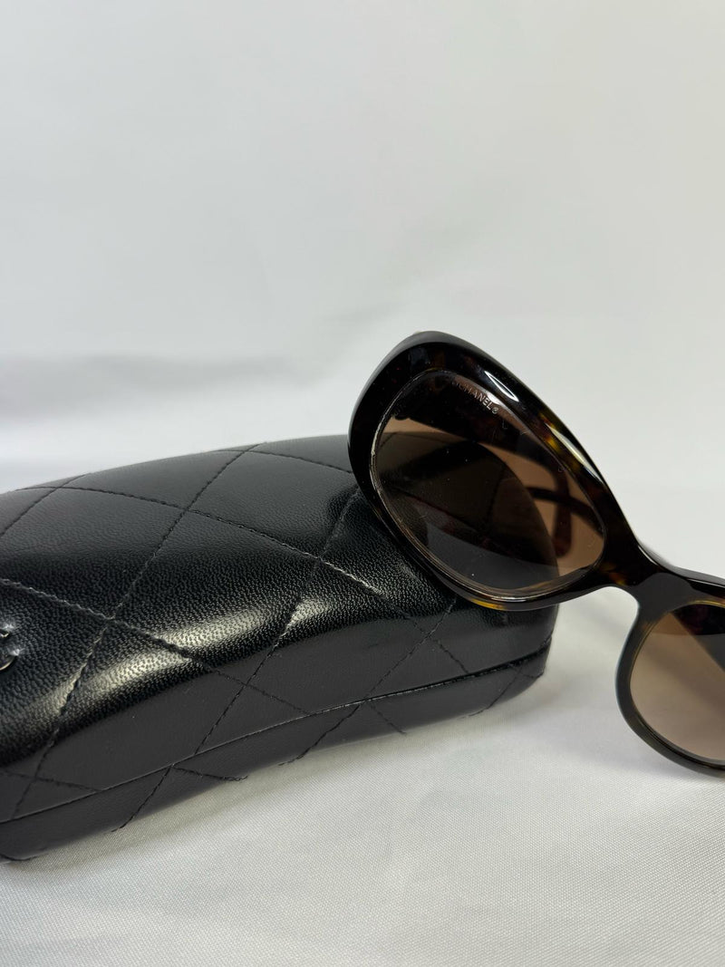 CHANEL Sunglasses