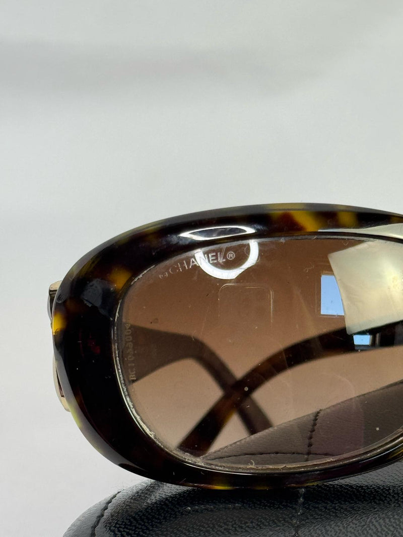 CHANEL Sunglasses
