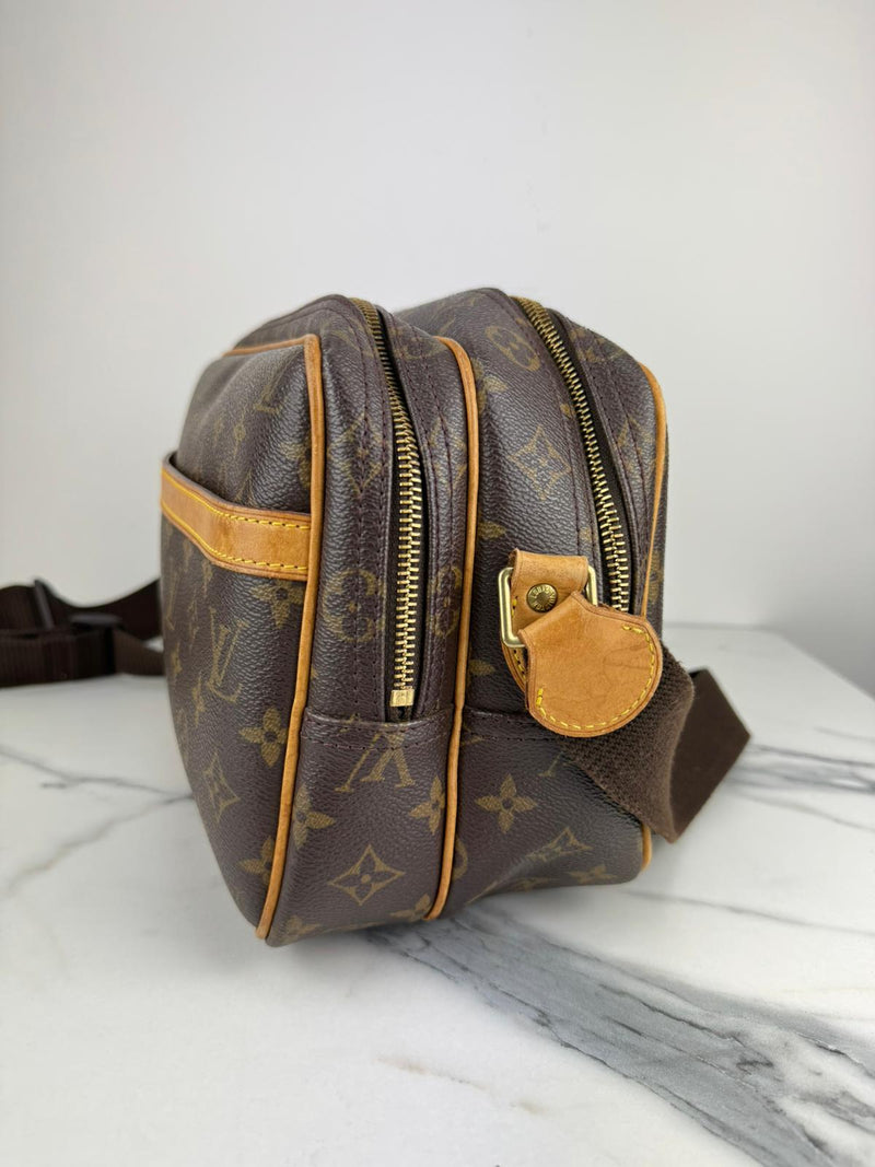 LOUIS VUITTON Reporter Crossbody Bag