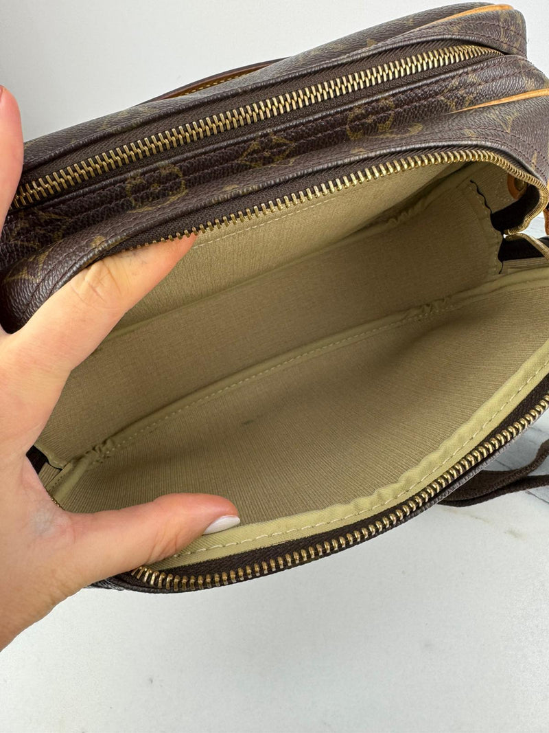 LOUIS VUITTON Reporter Crossbody Bag