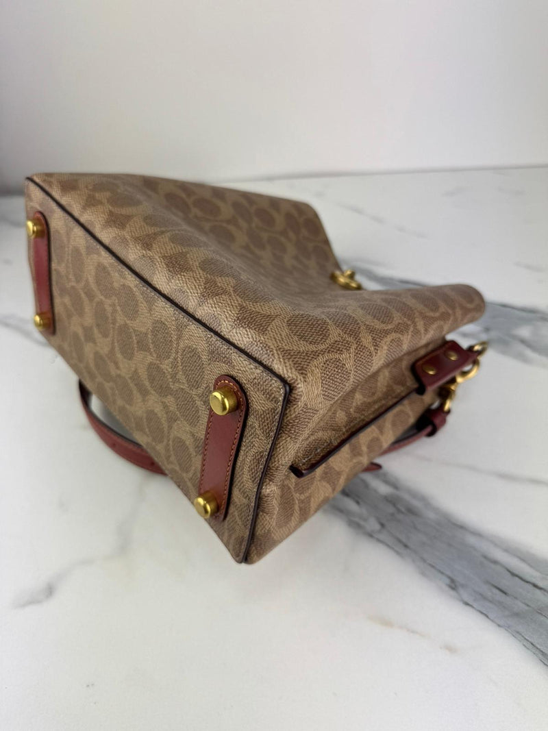COACH Shoulder Bag