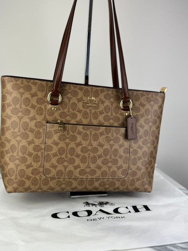 COACH Shoulder Bag