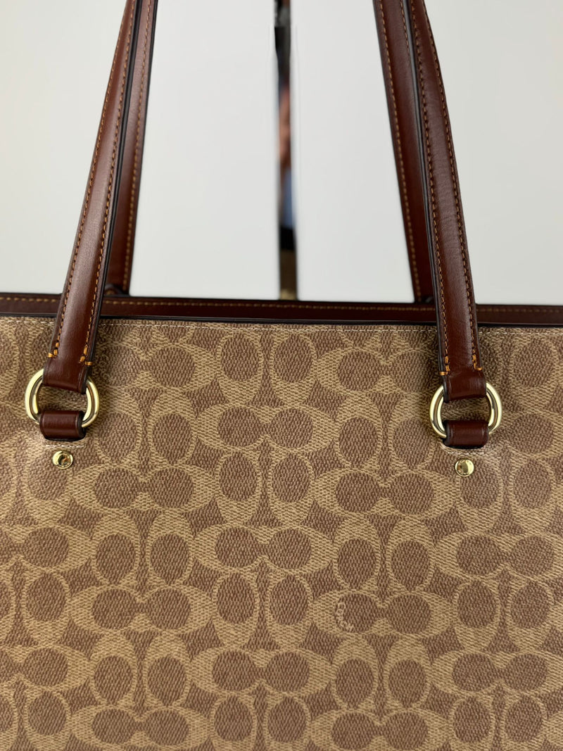 COACH Shoulder Bag