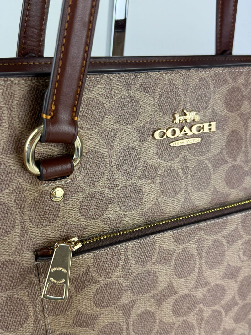 COACH Shoulder Bag