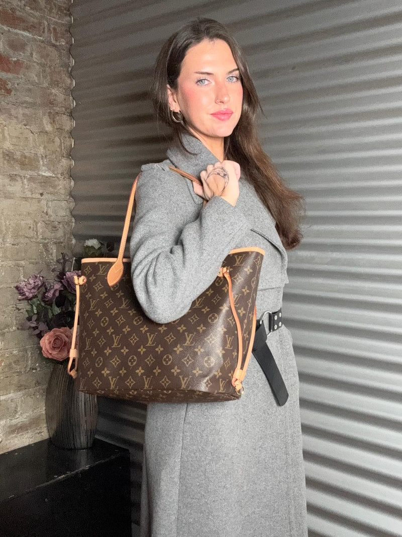 LOUIS VUITTON MM Monogram Neverfull Tote Bag