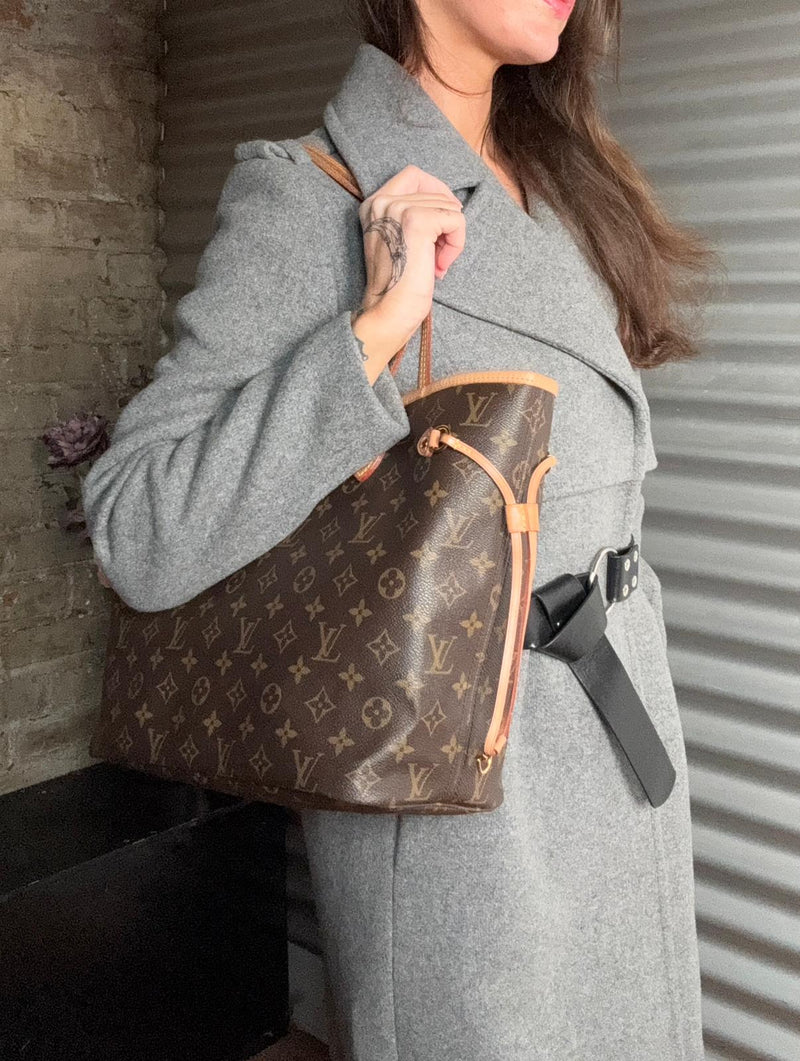 LOUIS VUITTON MM Monogram Neverfull Tote Bag