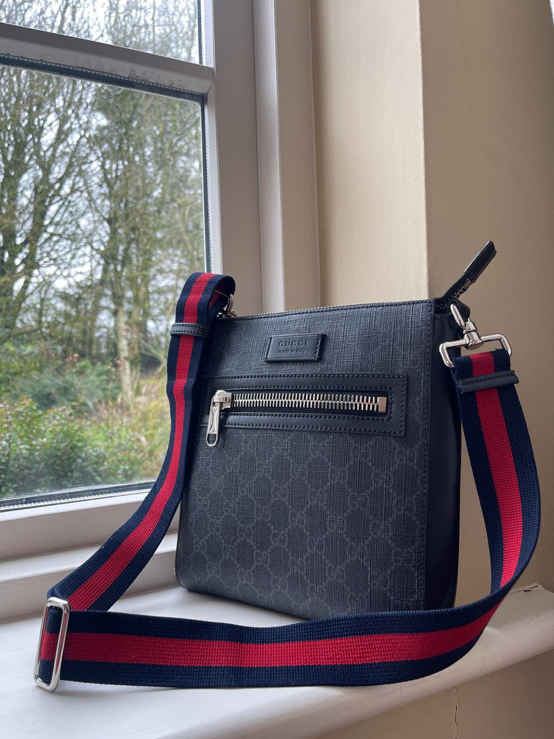 GUCCI GG Supreme Crossbody