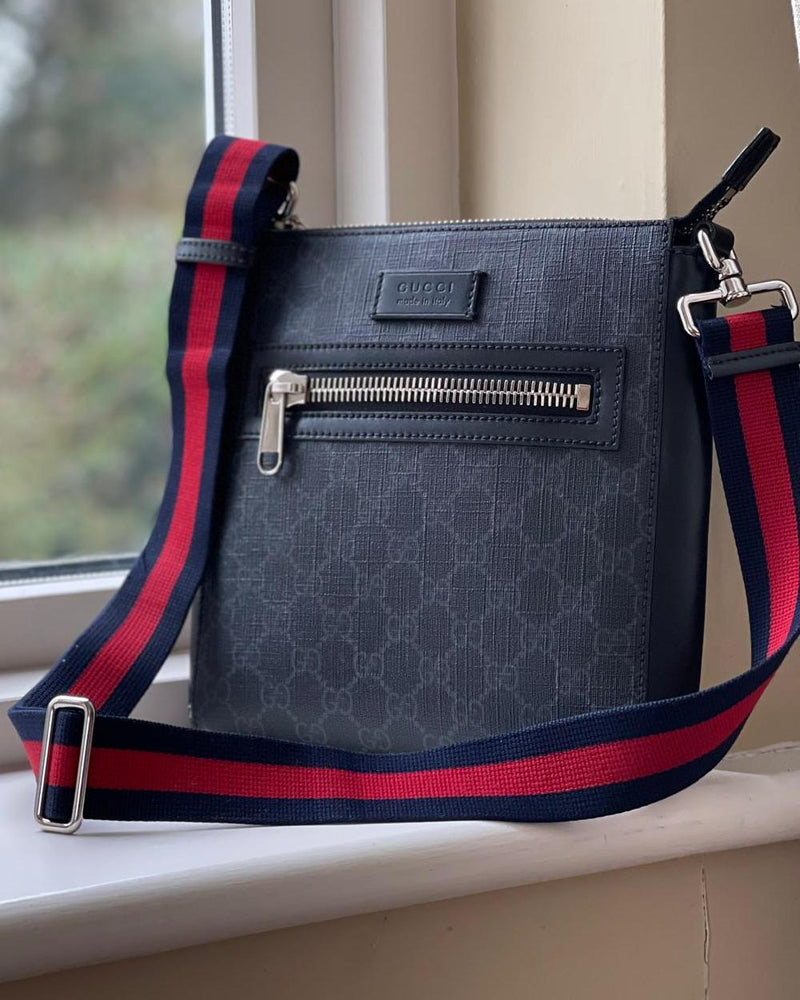 GUCCI GG Supreme Crossbody