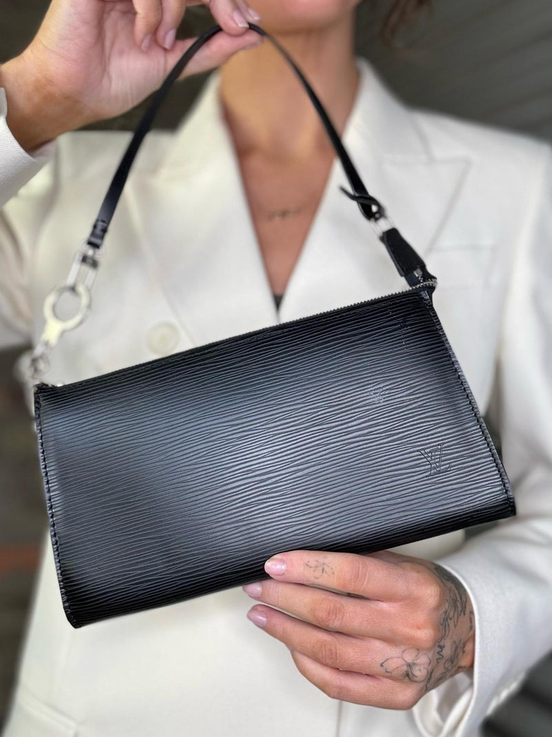 LOUIS VUITTON Epi Leather Pochette