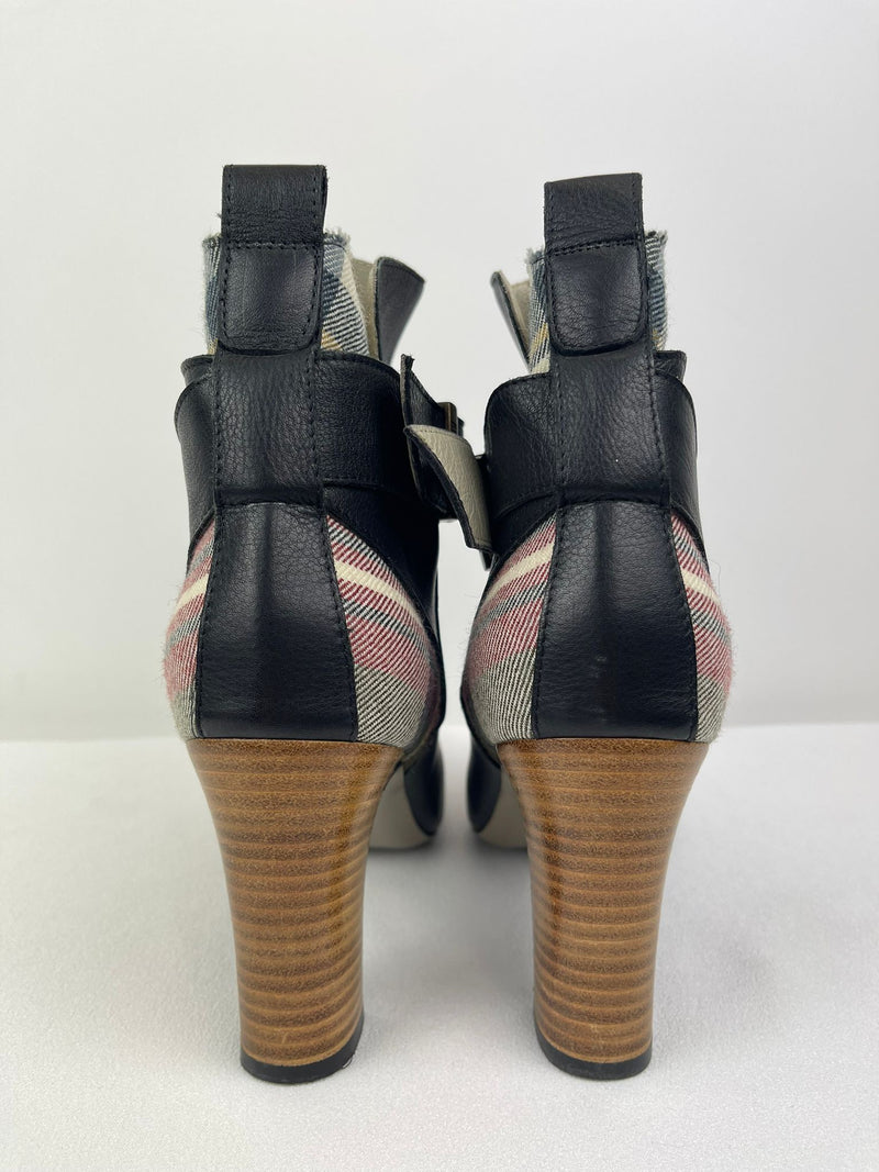 VIVIENNE WESTWOOD Boots Size 6 UK